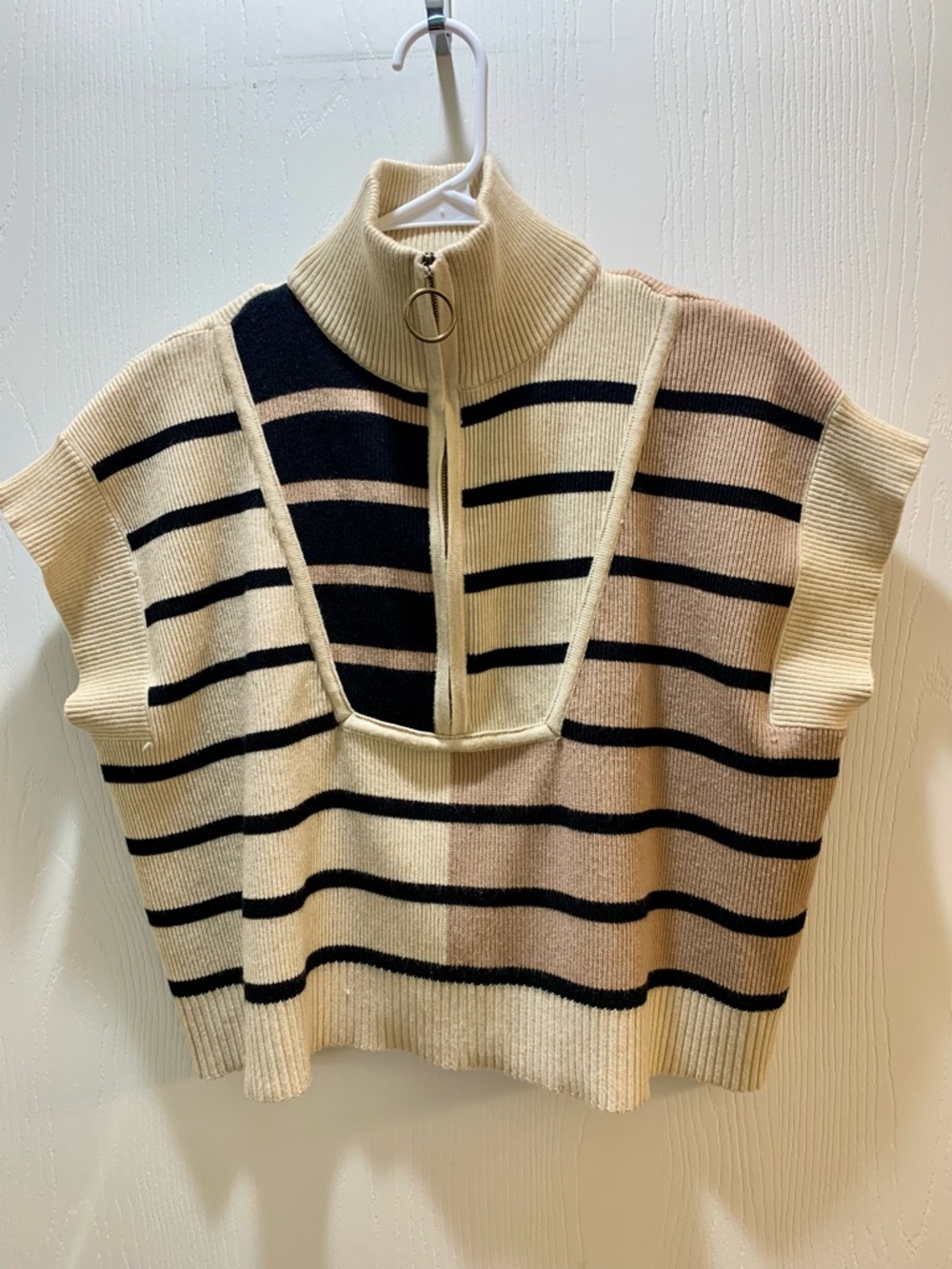entro Cream and Black Striped Half-Zip Sweater Vest - Picture 4 of 12